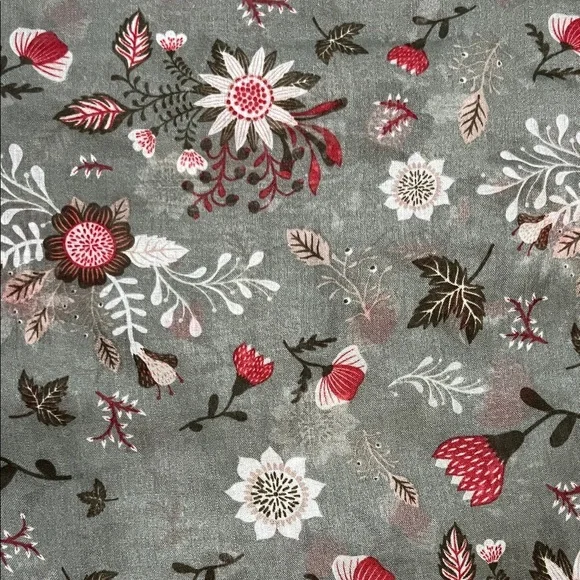 Mimosito Floral Patterned Scarf, NWT. - Picture 10 of 10